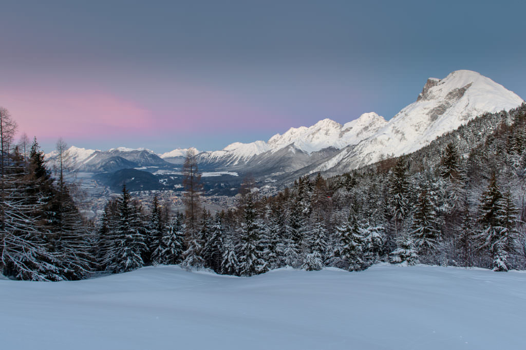 Abendrot in Mösern, am Endes des zweiten Tags der Schneewanderung, Foto Johannes Geyer